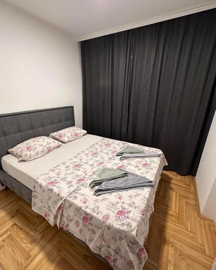 Apartman S&V 3 Istocno Sarajevo Lukavica Sa Jacuzzi Lux Spa Hilandarska Centar Apartment Exterior photo